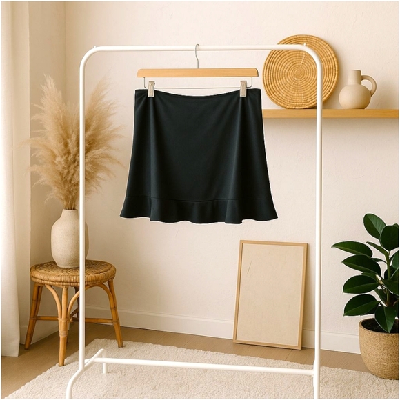 LANEBRYANT Plus Size Black Ruffle Hem MiniSwim skirt With Built In Brief Size 22 - Picture 3 of 10